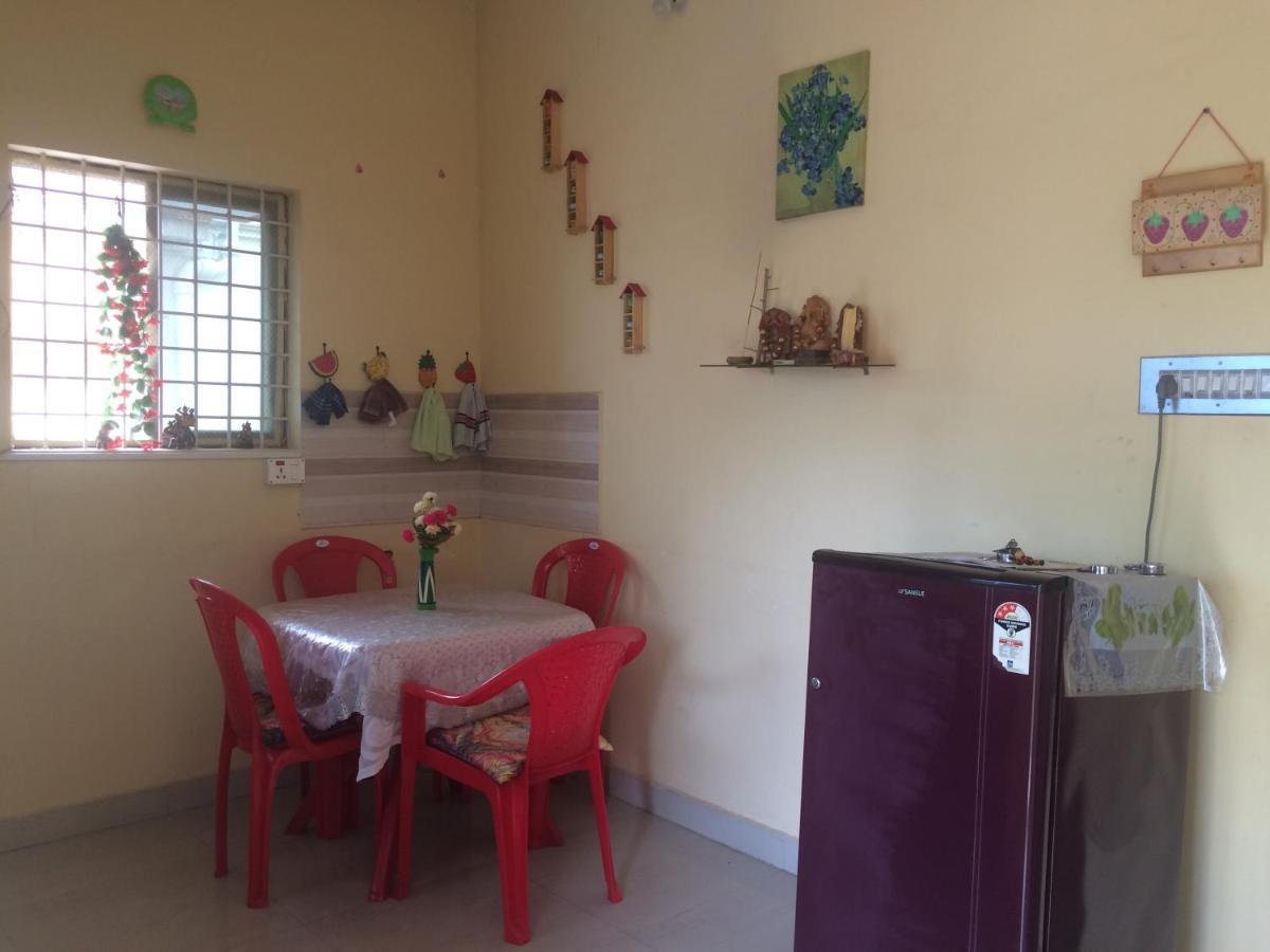 Apartament Red House Yoga Center Mysuru Zewnętrze zdjęcie